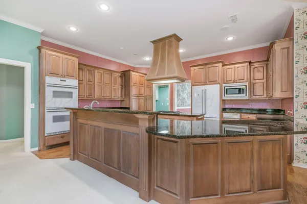 $684,000 | 10 Hogan Drive, Amarillo, TX 79124