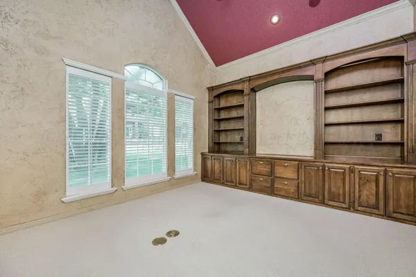 $684,000 | 10 Hogan Drive, Amarillo, TX 79124