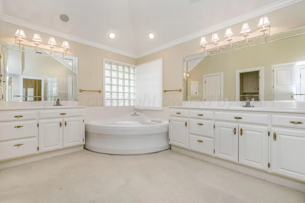 $684,000 | 10 Hogan Drive, Amarillo, TX 79124