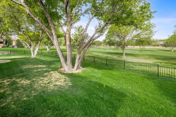 $684,000 | 10 Hogan Drive, Amarillo, TX 79124
