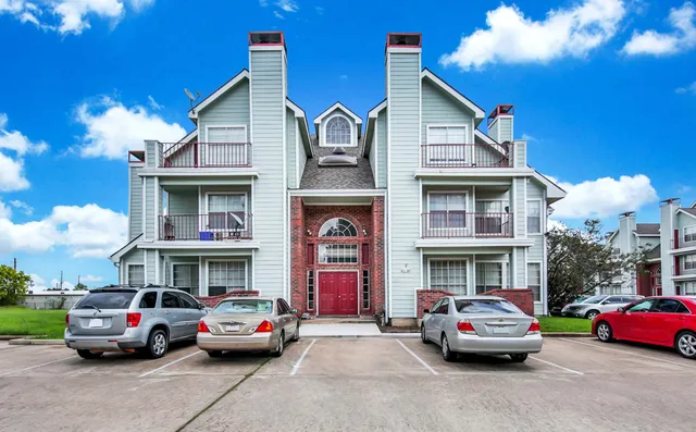 $1,300 | 10630 Westbrae Parkway, Unit 604, Houston, TX 77031