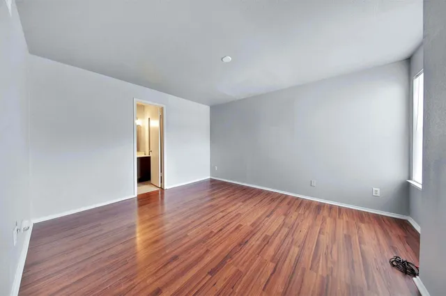 $1,300 | 10630 Westbrae Parkway, Unit 604, Houston, TX 77031