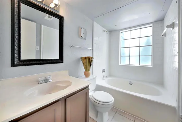 $1,300 | 10630 Westbrae Parkway, Unit 604, Houston, TX 77031