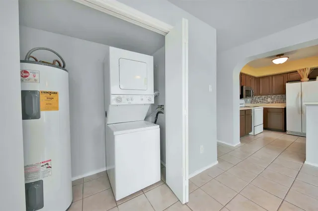 $1,300 | 10630 Westbrae Parkway, Unit 604, Houston, TX 77031