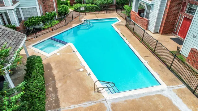 $1,300 | 10630 Westbrae Parkway, Unit 604, Houston, TX 77031