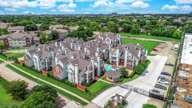 $1,300 | 10630 Westbrae Parkway, Unit 604, Houston, TX 77031