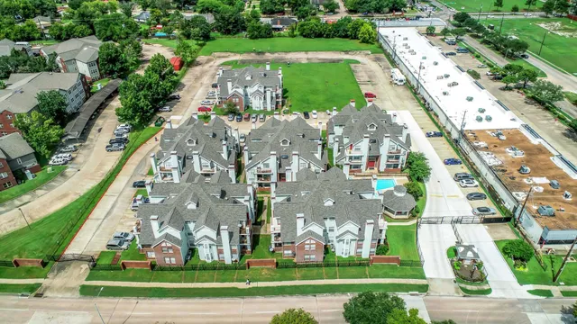 $1,300 | 10630 Westbrae Parkway, Unit 604, Houston, TX 77031