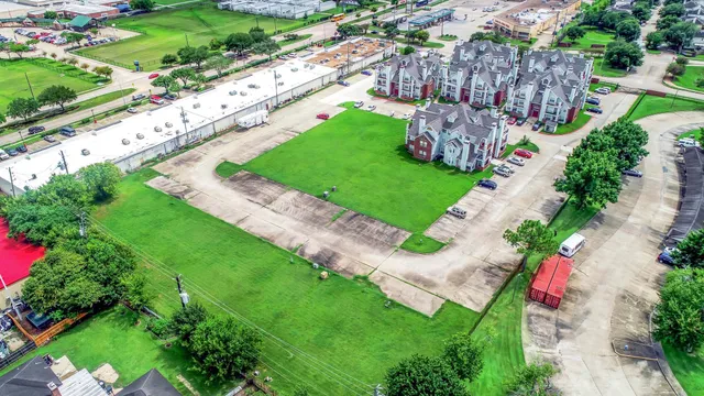 $1,300 | 10630 Westbrae Parkway, Unit 604, Houston, TX 77031