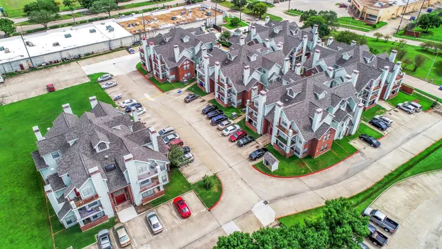 $1,300 | 10630 Westbrae Parkway, Unit 604, Houston, TX 77031