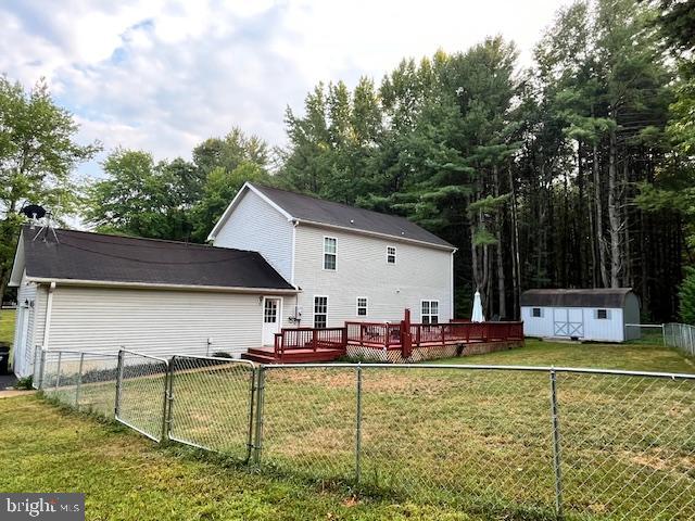 33 Bogey Lane Bumpass, VA 23024 - Photo 3 of 3 a view of a house with backyard and sitting area
