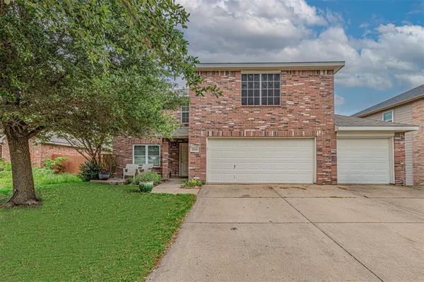 $299,999 | 2020 Wellington Point, Heartland, TX 75126