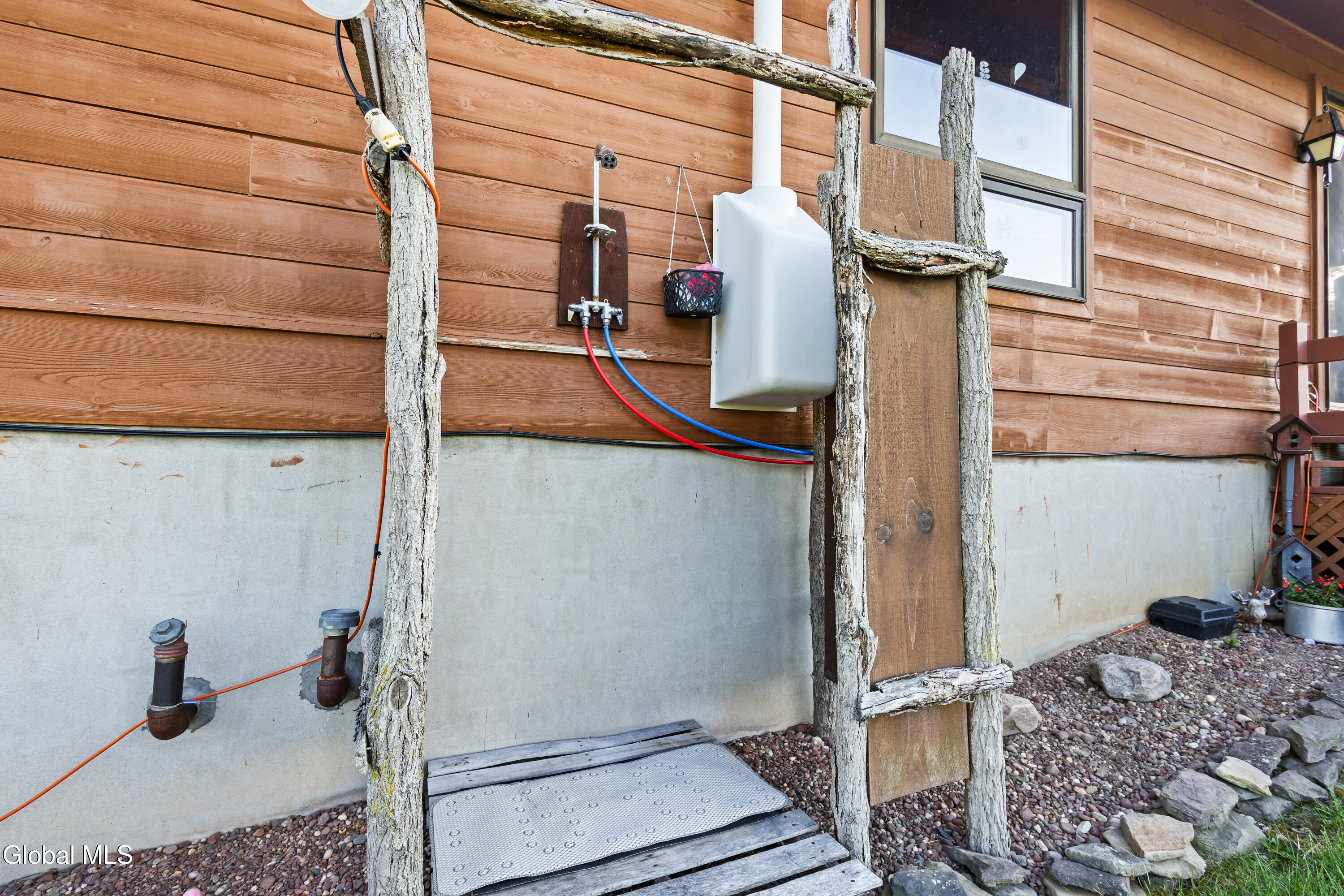 1072 Ravine Road Berne, NY 12023 - Photo 17 of 37 Outdoor-Shower