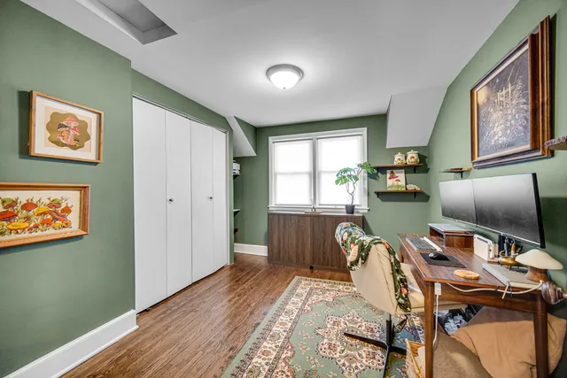 $400,000 | 523 North Cedar Road, New Lenox, IL 60451