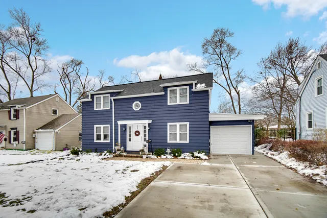 $400,000 | 523 North Cedar Road, New Lenox, IL 60451