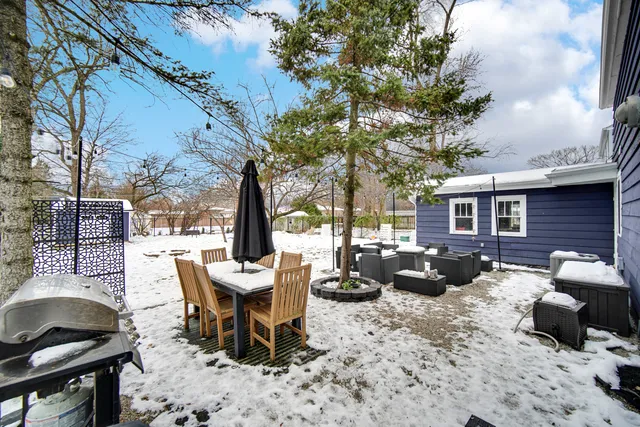 $400,000 | 523 North Cedar Road, New Lenox, IL 60451