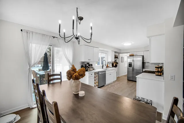 $400,000 | 523 North Cedar Road, New Lenox, IL 60451