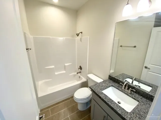 $995 | 5601 Nightingale Avenue, Unit 7, McAllen, TX 78504