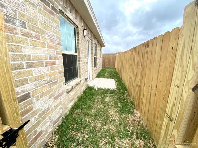 $995 | 5601 Nightingale Avenue, Unit 7, McAllen, TX 78504