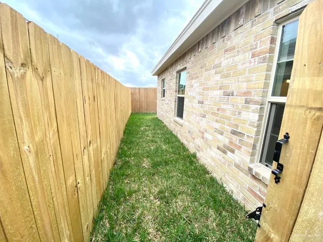 $995 | 5601 Nightingale Avenue, Unit 7, McAllen, TX 78504