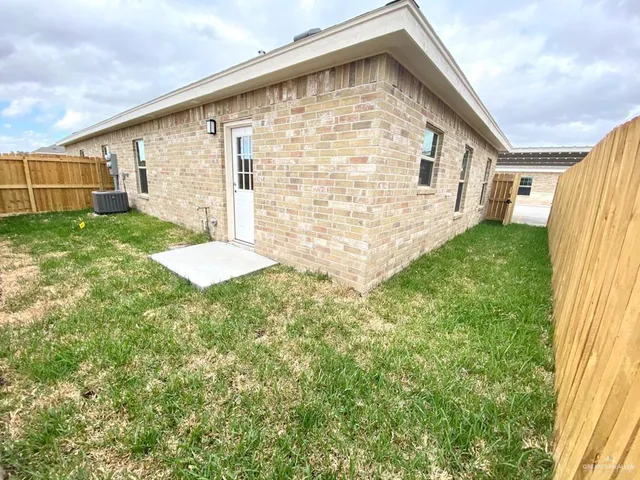 $995 | 5601 Nightingale Avenue, Unit 7, McAllen, TX 78504