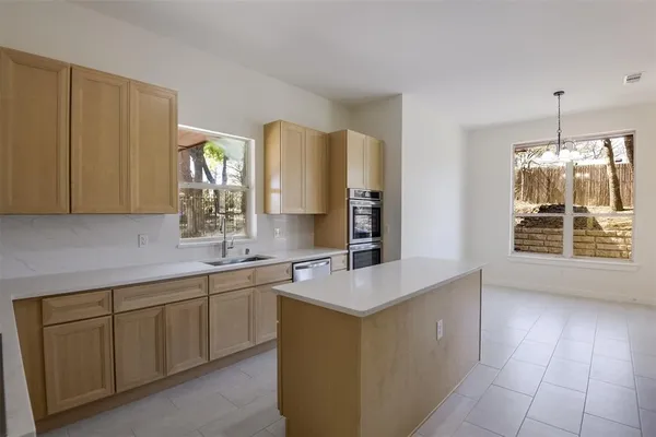 $699,999 | 2916 Forestwood Drive, Arlington, TX 76006