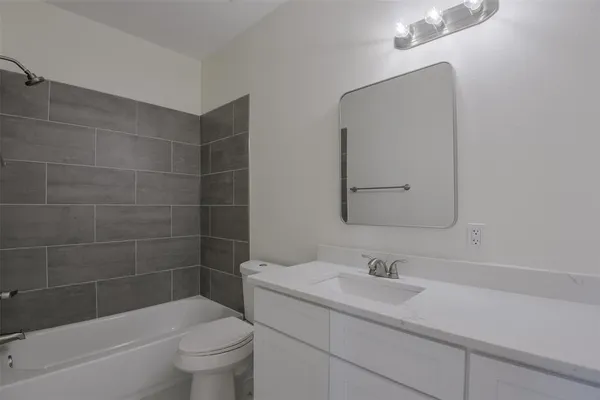 $699,999 | 2916 Forestwood Drive, Arlington, TX 76006