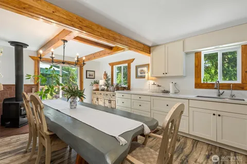 $1,075,000 | 22122 Southeast 51st Place, Issaquah, WA 98029