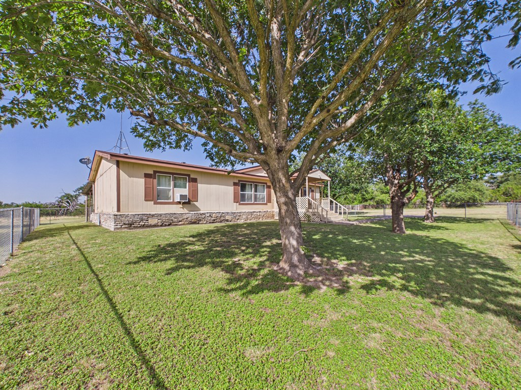 1983 Wendel-Ahrens Road Fredericksburg, TX 78624 - Photo 7 of 36