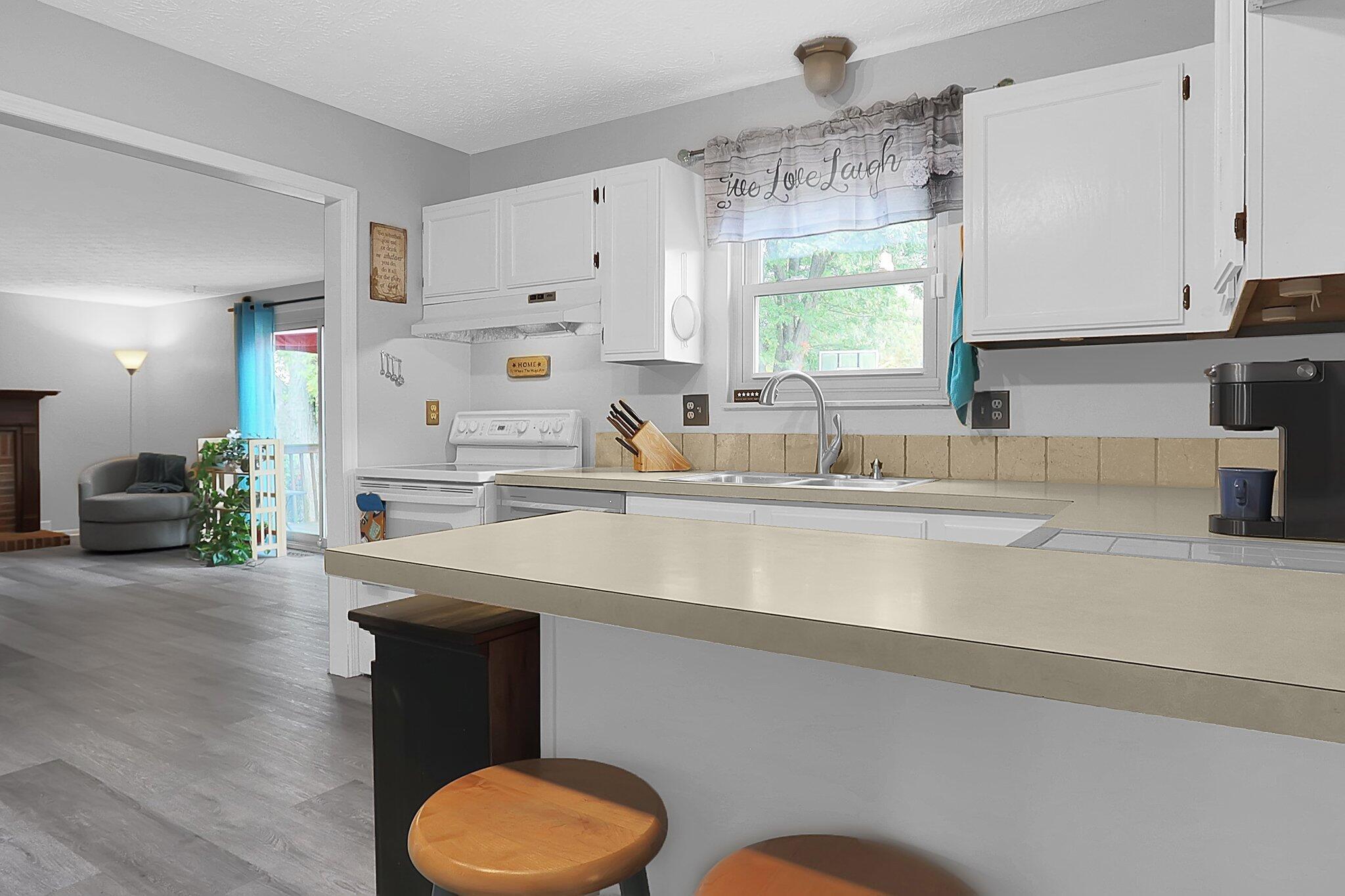 1714 Rushing Way Columbus, OH 43235 - Photo 11 of 36 Kitchen