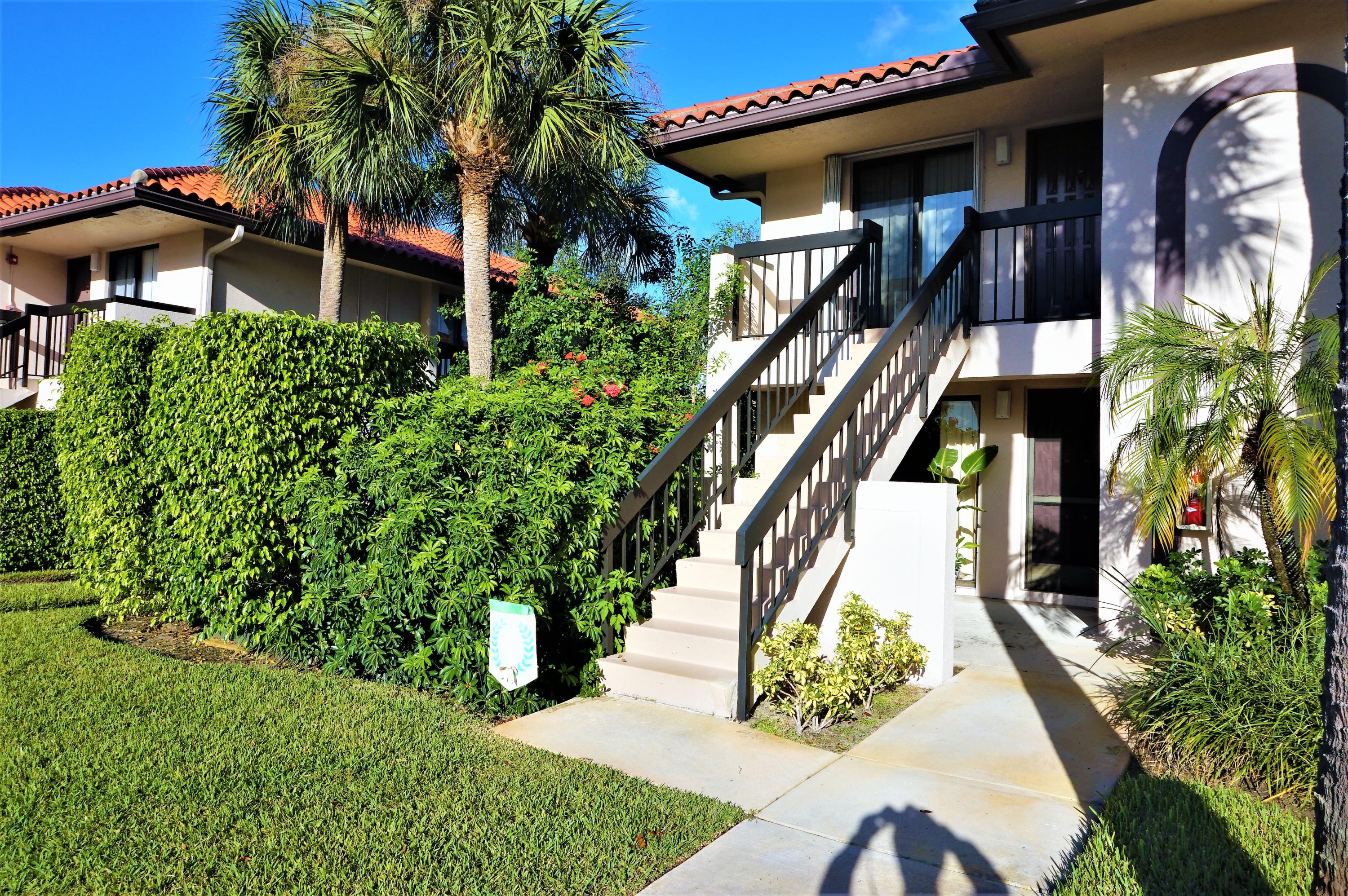 5150 East Club Circle, Unit 101 Boca Raton, FL 33487 - Photo 3 of 13 DSC06839 (2)