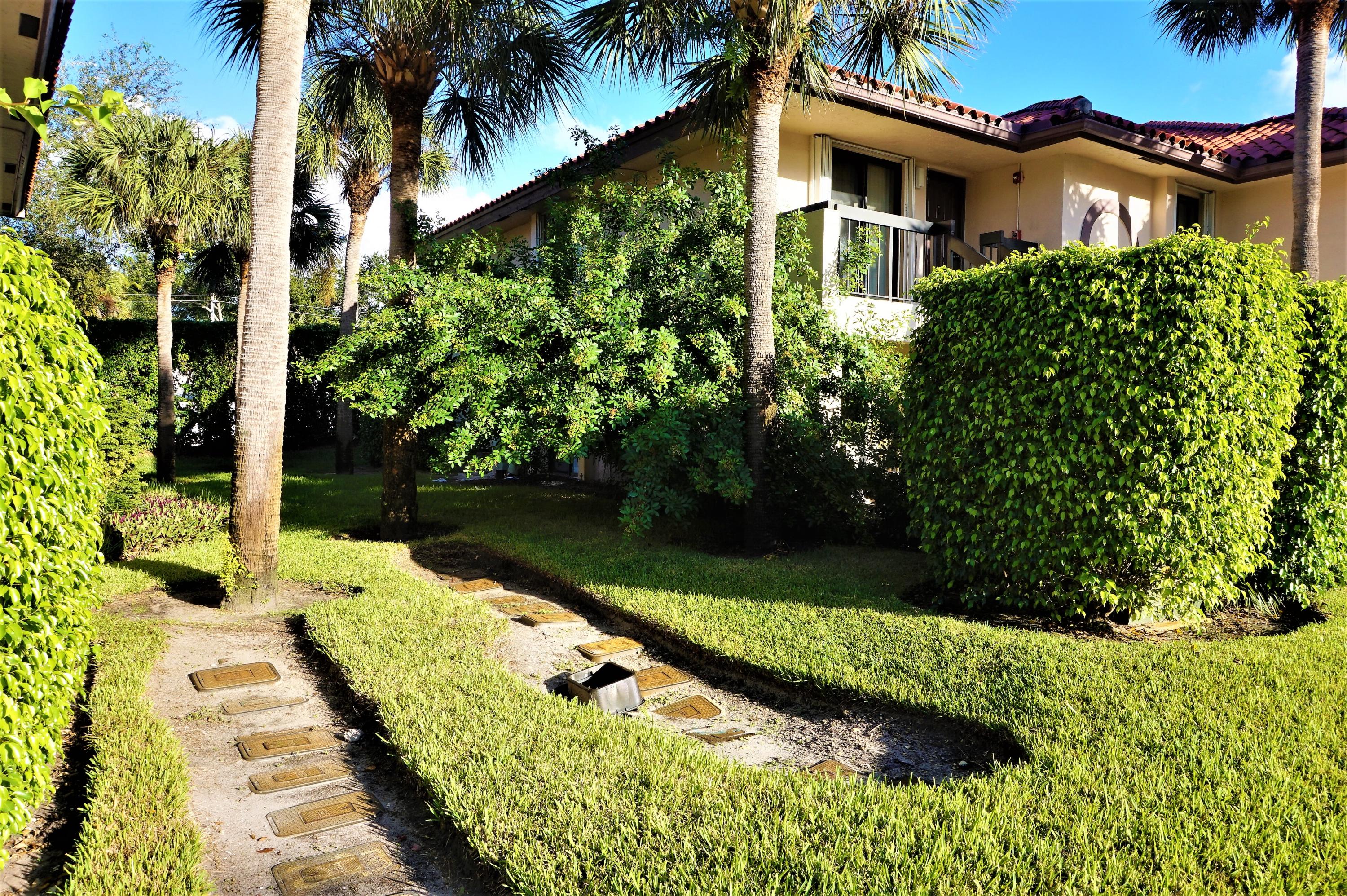 5150 East Club Circle, Unit 101 Boca Raton, FL 33487 - Photo 4 of 13 DSC06840 (2)