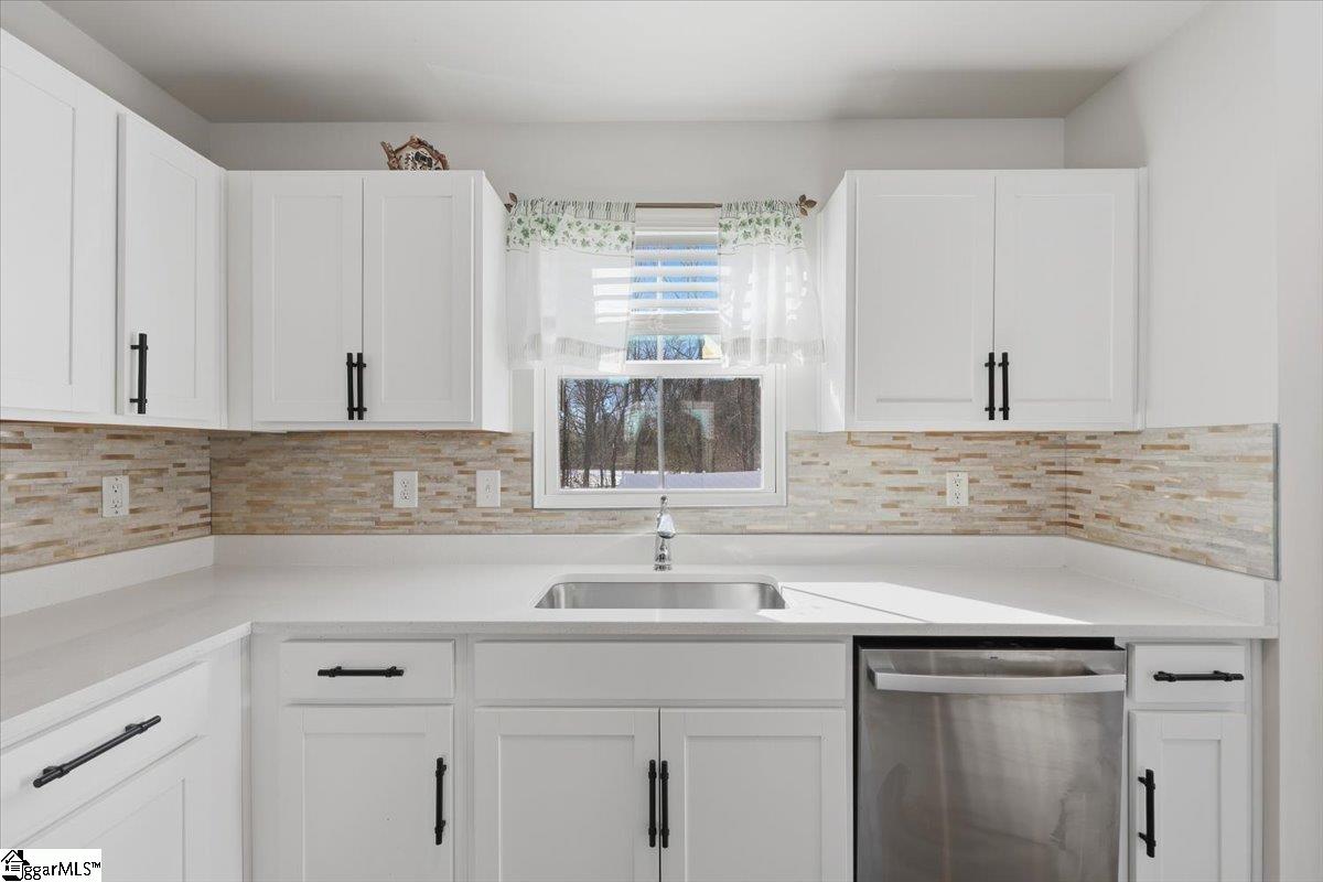 725 Bolsover Way Woodruff, SC 29388 - Photo 11 of 32