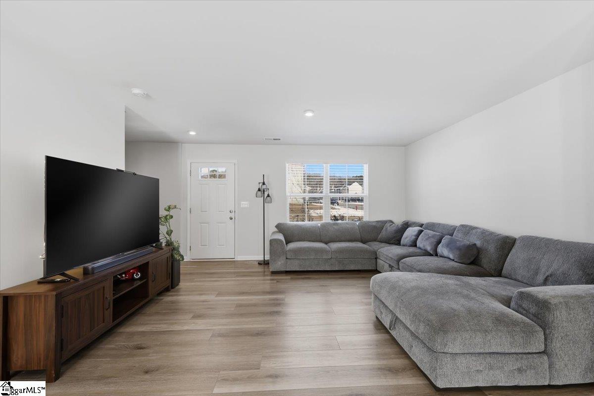 725 Bolsover Way Woodruff, SC 29388 - Photo 13 of 32