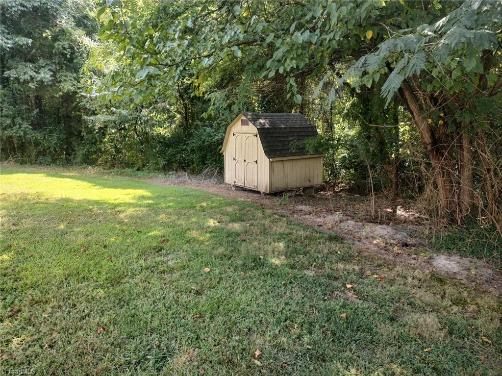 4338 Wallburg-High Point Road High Point, NC 27265 - Photo 5 of 17 Gallery Image 5