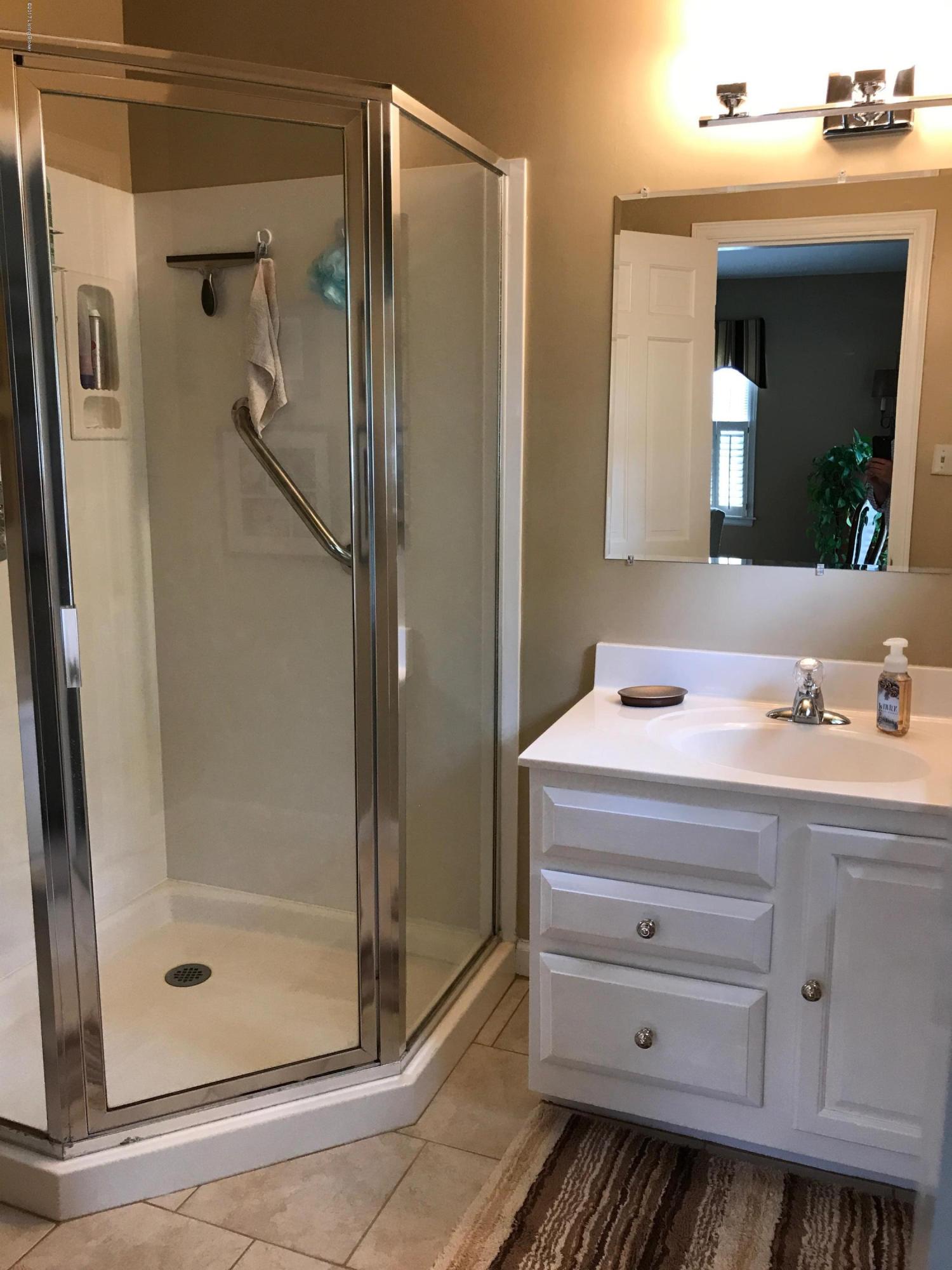 116 Travois Road Louisville, KY 40207 - Photo 18 of 33 Additional 1st floor guest bath