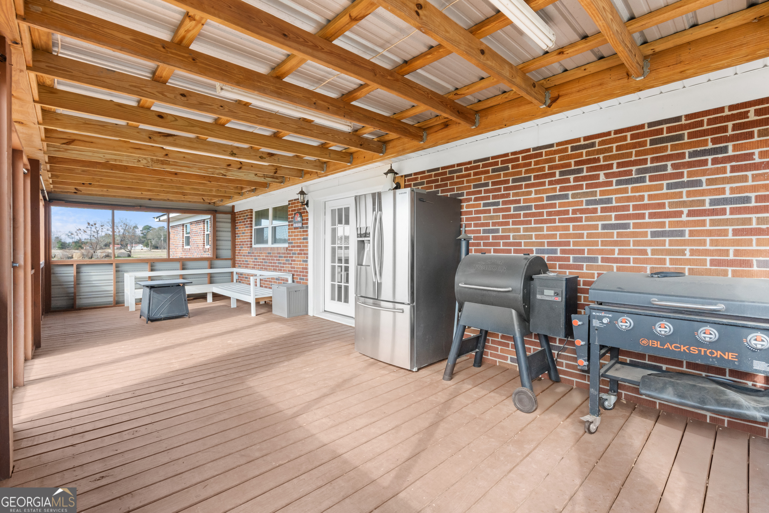 664 Boyd School Road Sylvania, GA 30467 - Photo 22 of 33 a view of a hall with wooden floor