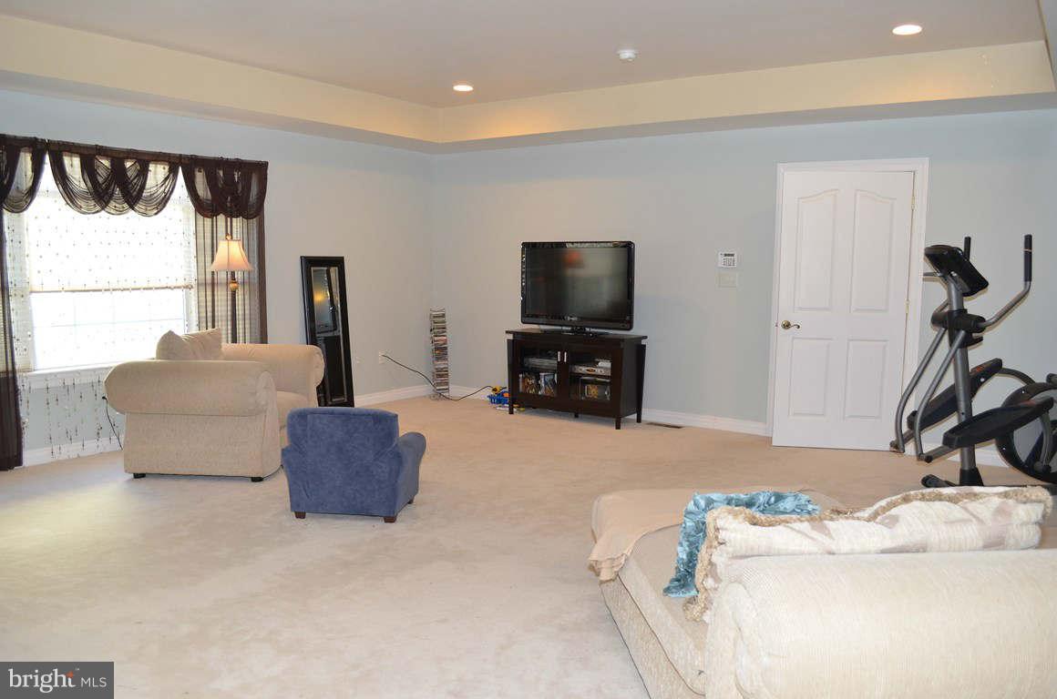8715 Windsor Mill Road Baltimore, MD 21244 - Photo 16 of 29 Bedroom (Master)
