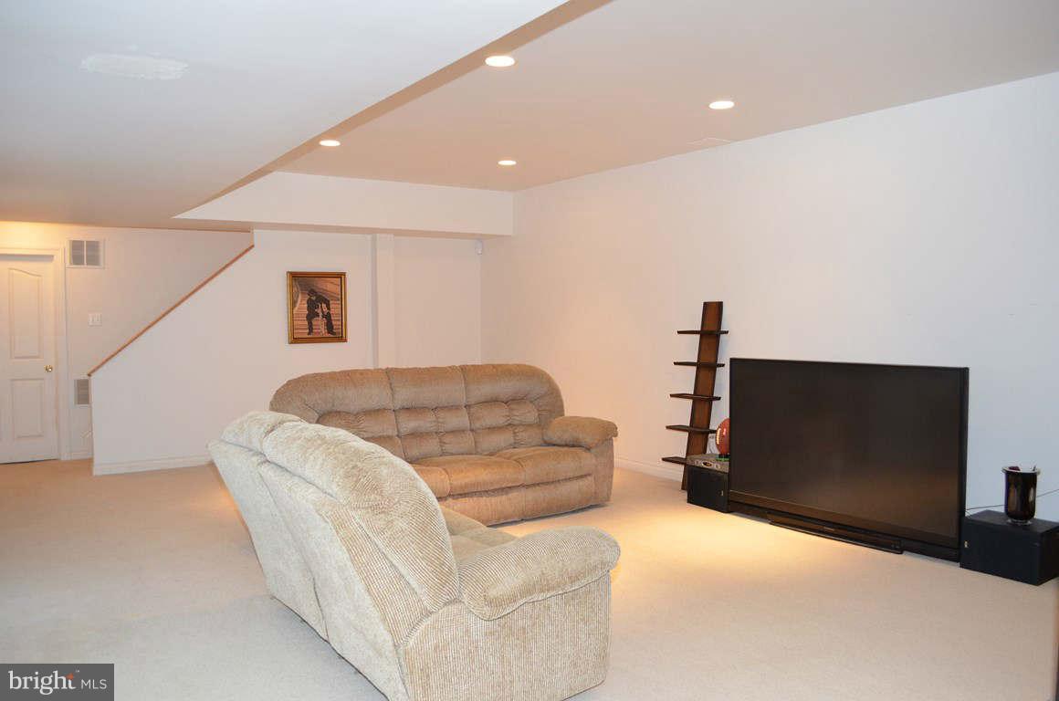 8715 Windsor Mill Road Baltimore, MD 21244 - Photo 27 of 29 Basement