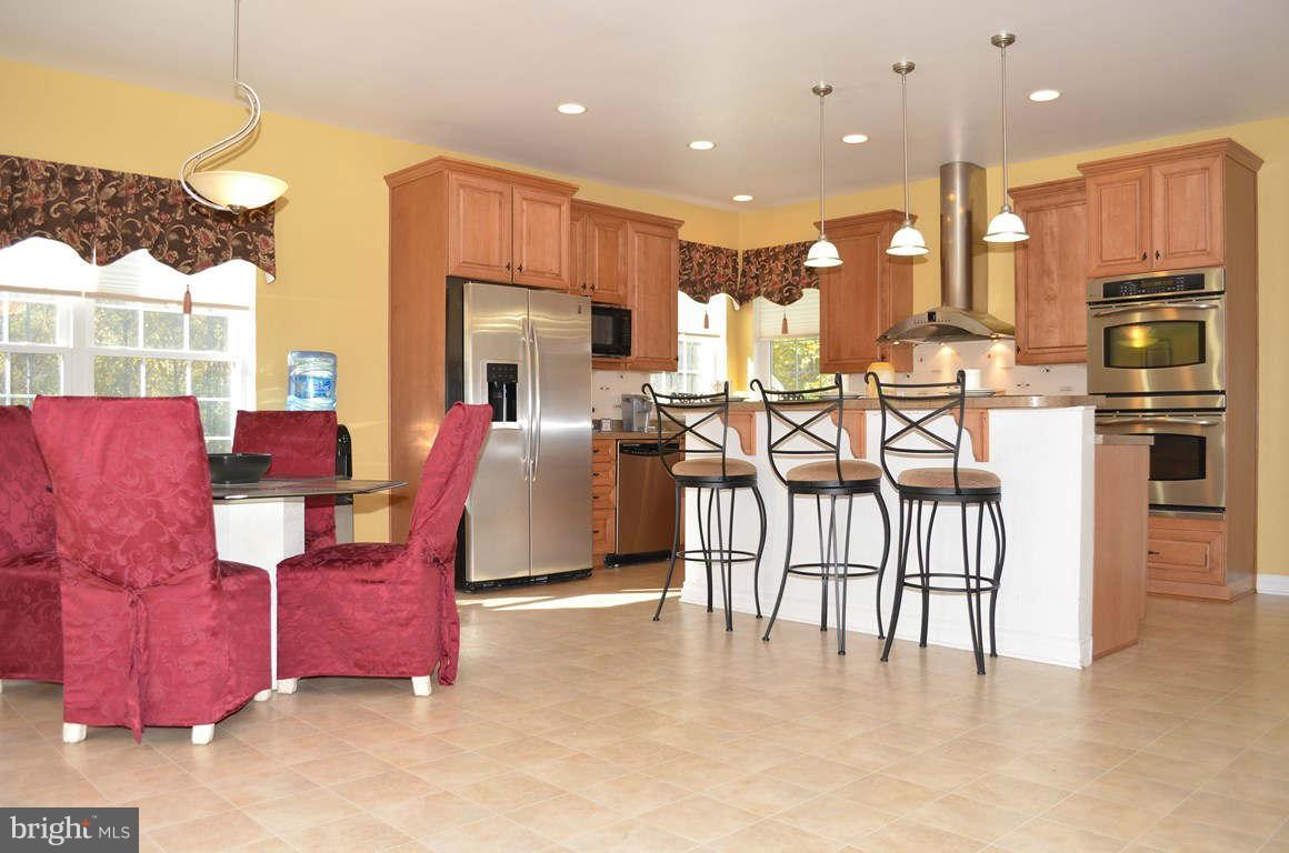 8715 Windsor Mill Road Baltimore, MD 21244 - Photo 8 of 29 Kitchen