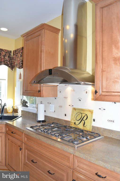 8715 Windsor Mill Road Baltimore, MD 21244 - Photo 9 of 29 Kitchen