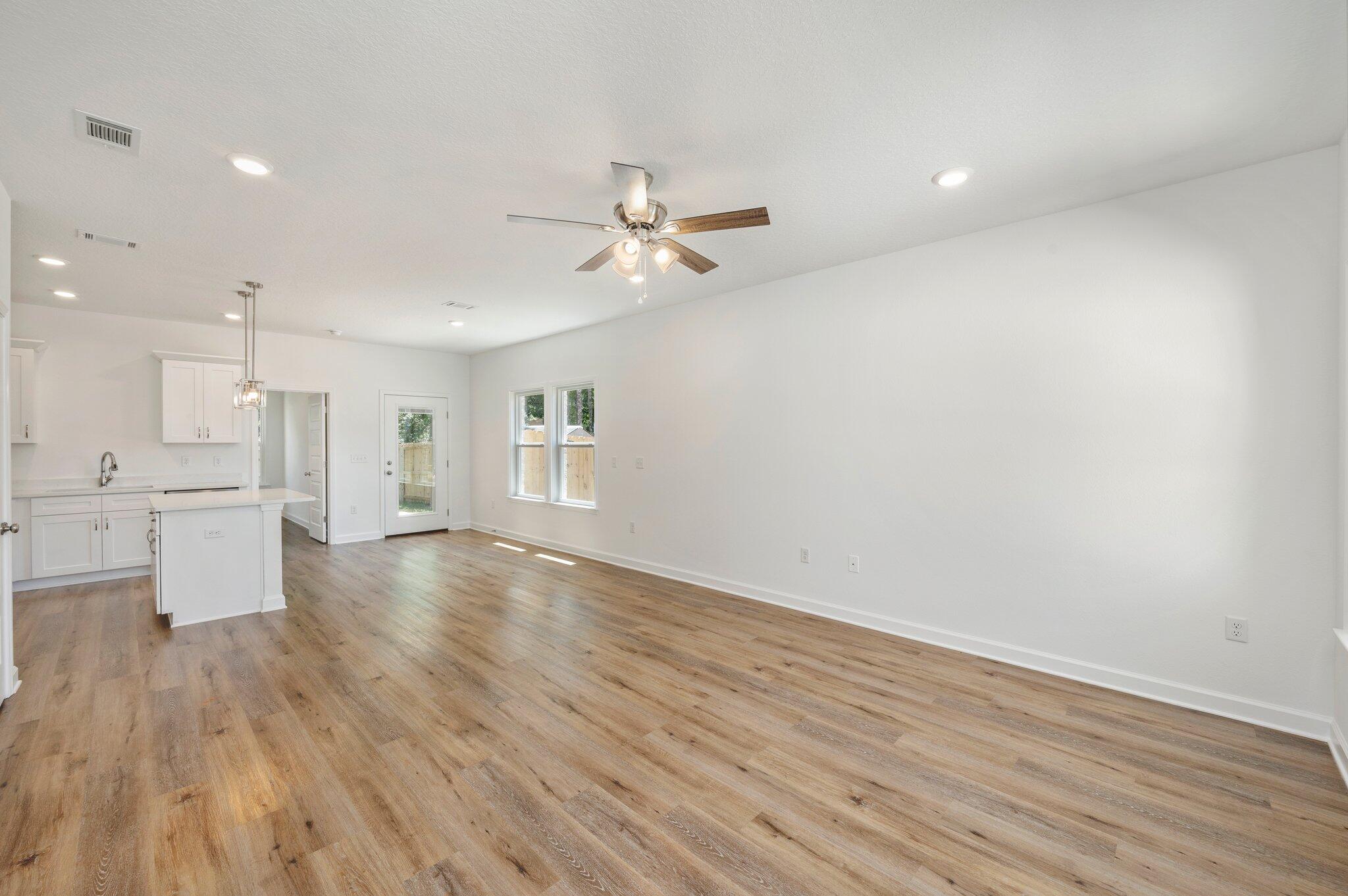 41 Spooner Street DeFuniak Springs, FL 32433 - Photo 4 of 22 1