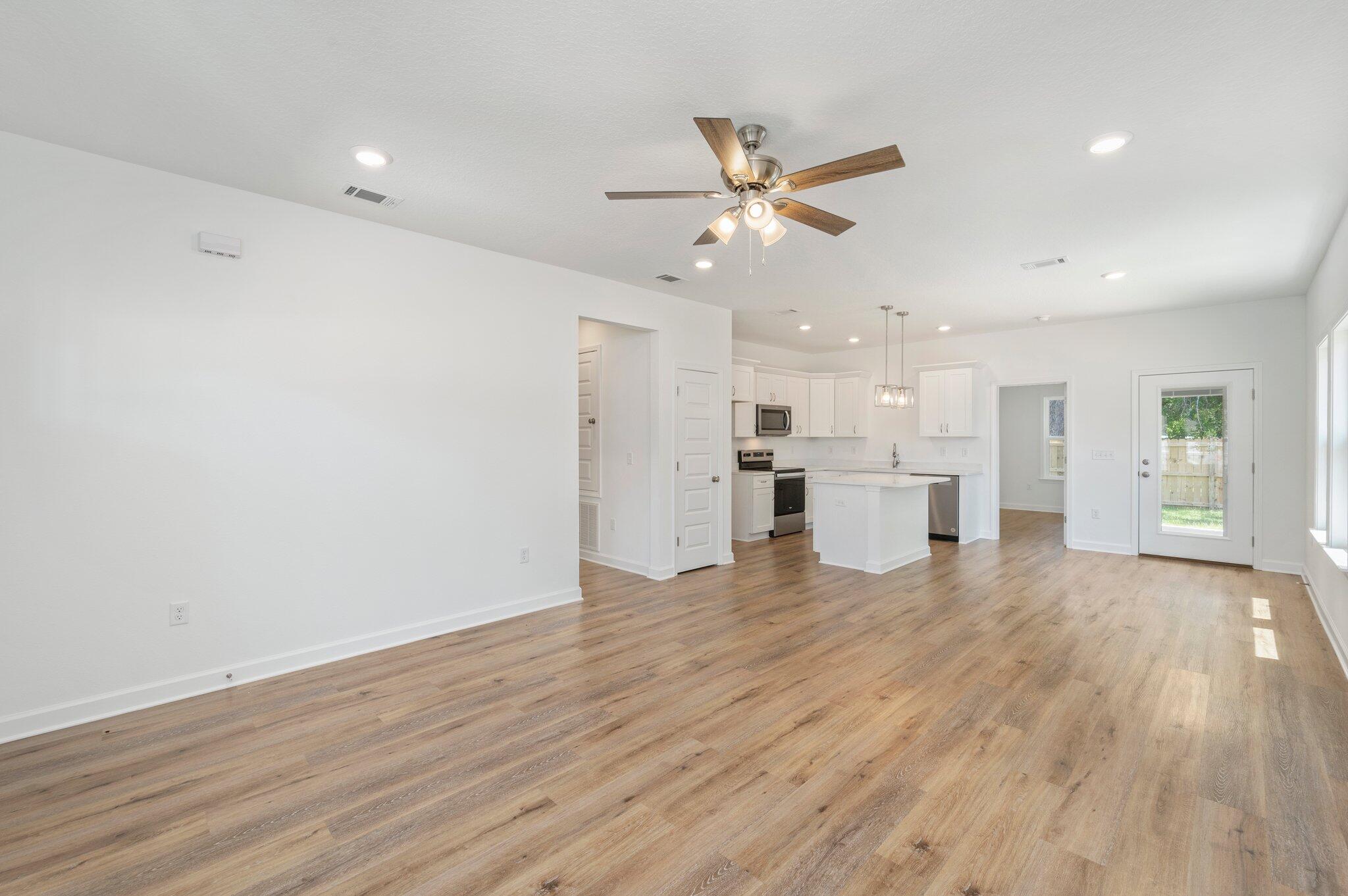41 Spooner Street DeFuniak Springs, FL 32433 - Photo 5 of 22 1