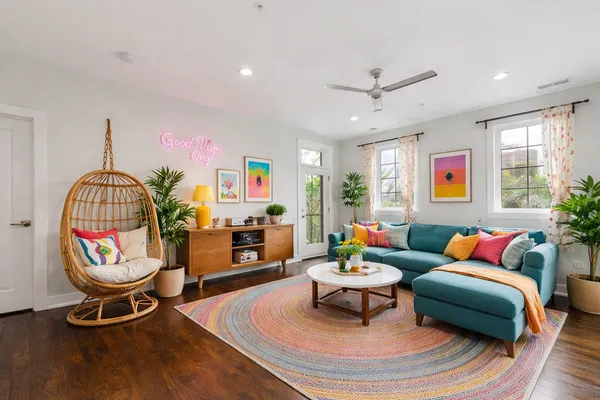 $3,400 | 5055 South Dorchester Avenue, Unit 205, Chicago, IL 60615