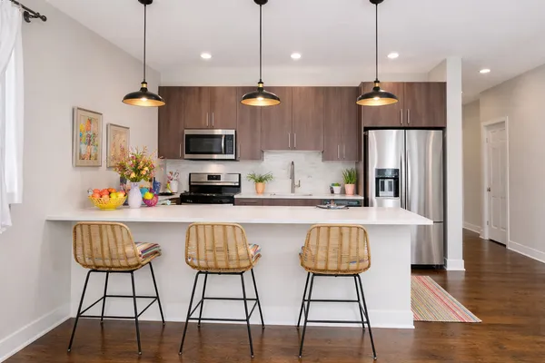 $3,400 | 5055 South Dorchester Avenue, Unit 205, Chicago, IL 60615