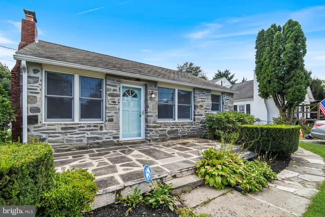 $2,600 | 115 Locust Street, Newtown Square, PA 19073