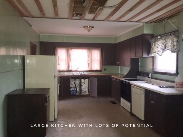 986 Main Street Jay, ME 04239 - Photo 2 of 23 Photo