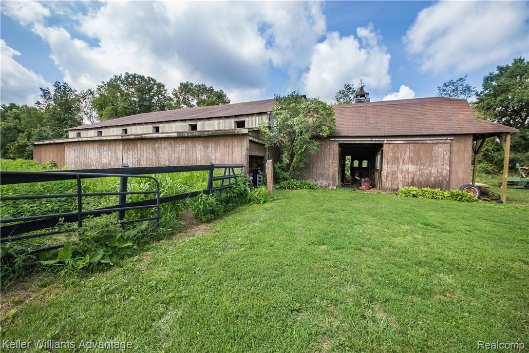 4545 Lone Tree Road Milford, MI 48380 - Photo 45 of 79 Lone Tree Rd_4545_Barn_12.jpg
