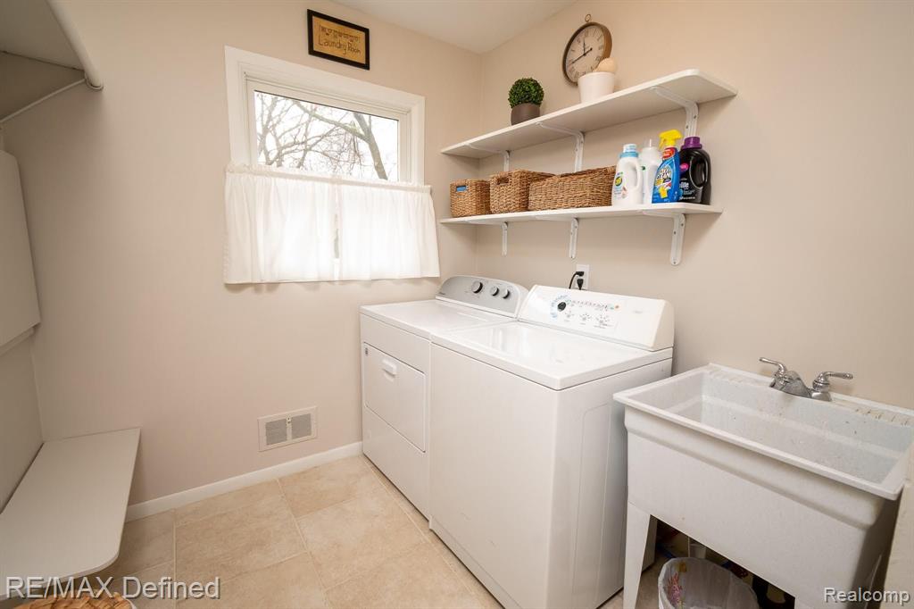 674 Campus Road Rochester Hills, MI 48309 - Photo 21 of 48