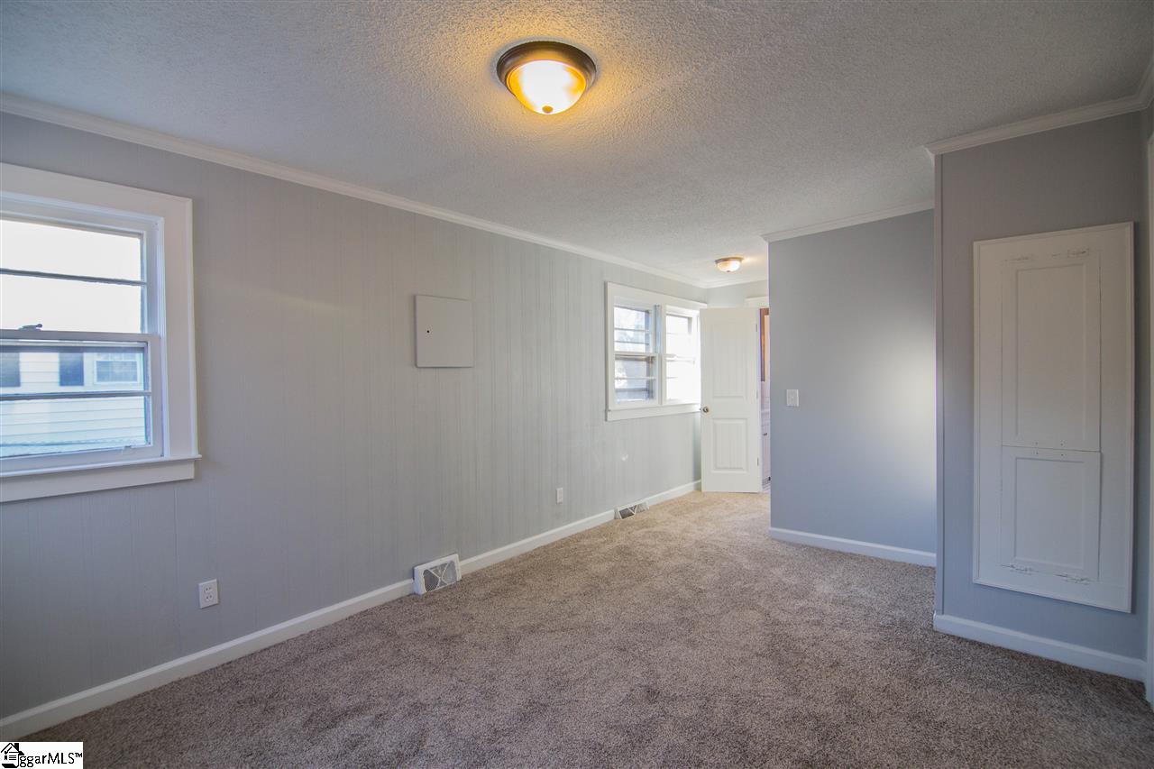 315 New Woodruff Road Greer, SC 29651 - Photo 3 of 25 Gallery Image 3