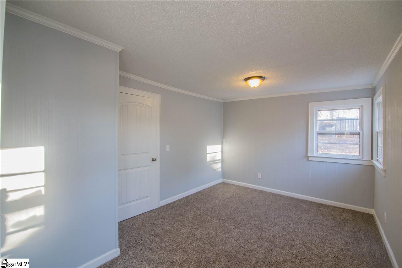 315 New Woodruff Road Greer, SC 29651 - Photo 4 of 25 Gallery Image 4